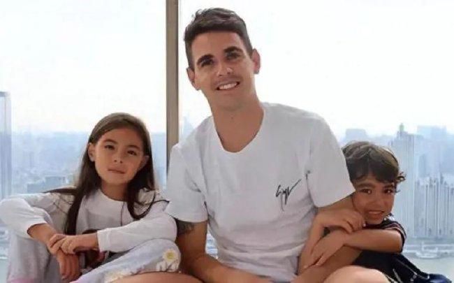 美女扒开尿道让我捅