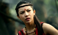 美女脱下裤子让男人捅